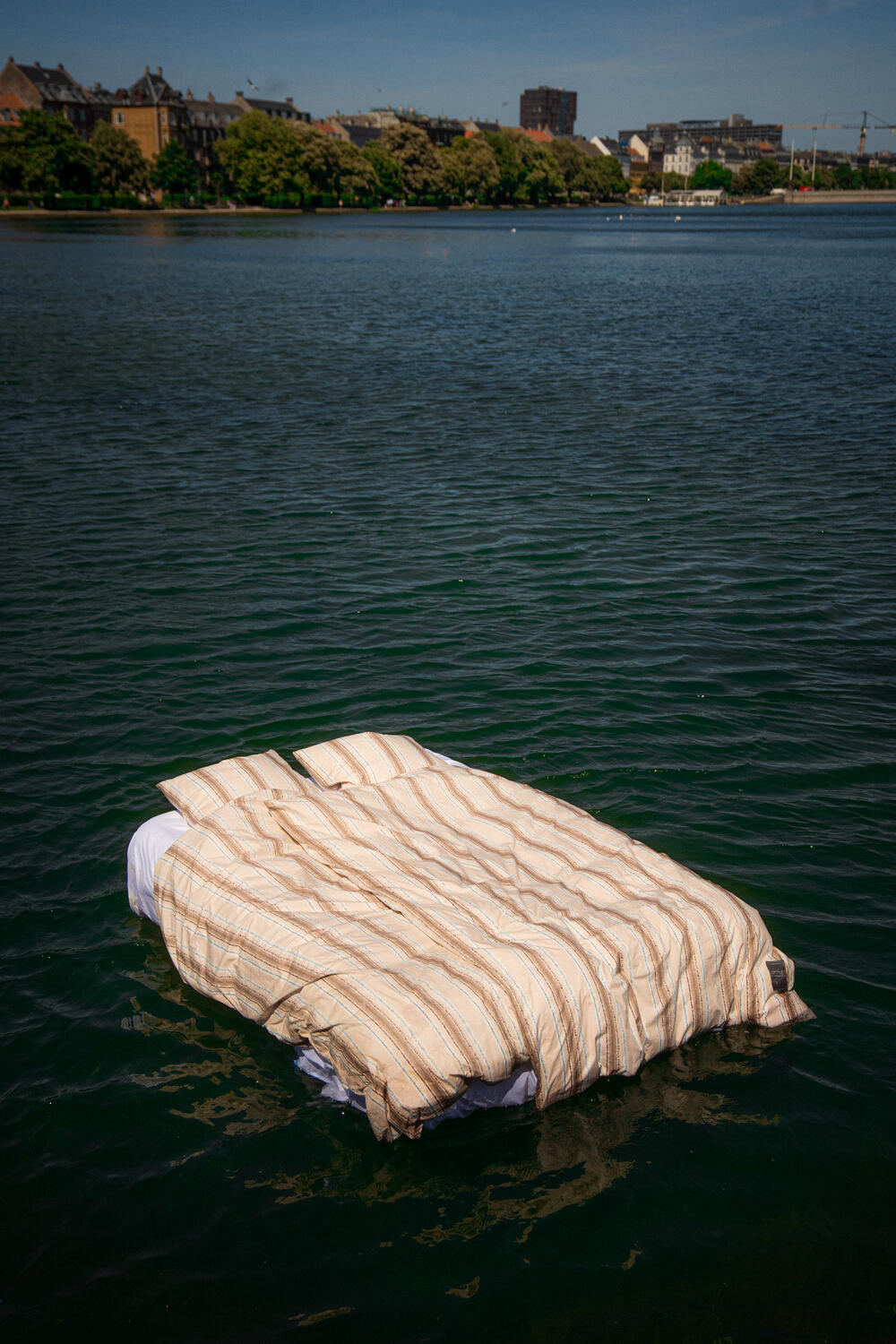 x Mads Barfod Streamline sengesæt, 140x220 cm - lyseblå